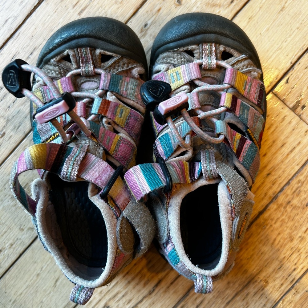 Keen Newport H2 Water Shoes Size 9